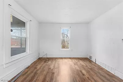 185 Stanton Avenue, Akron, OH 44301 - Photo 4