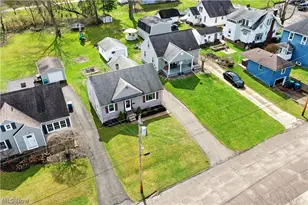 135 Clingan St, Hubbard, OH 44425 - Photo 10