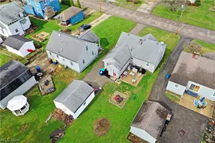 135 Clingan St, Hubbard, OH 44425 - Photo 8