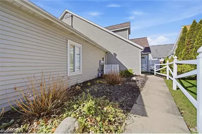 762 Hunters Trail, Akron, OH 44313 - Photo 40
