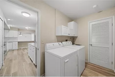 762 Hunters Trail, Akron, OH 44313 - Photo 14