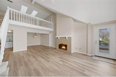 762 Hunters Trail, Akron, OH 44313 - Photo 4