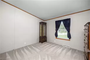 354 Pin Oak Cir, Elyria, OH 44035 - Photo 28