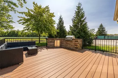 354 Pin Oak Circle, Elyria, OH 44035 - Photo 4