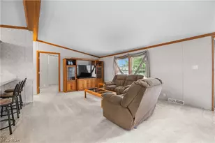 354 Pin Oak Cir, Elyria, OH 44035 - Photo 14