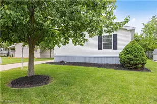 354 Pin Oak Cir, Elyria, OH 44035 - Photo 32