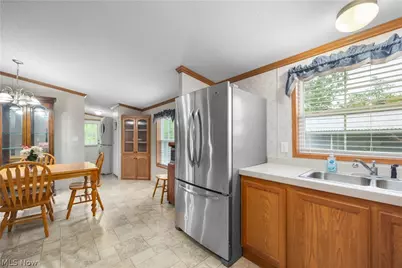 354 Pin Oak Circle, Elyria, OH 44035 - Photo 6