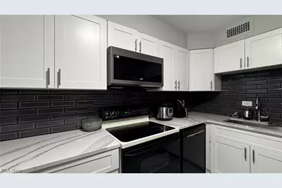 12700 Lake Road #708, Oakwood, OH 44107 - Photo 4