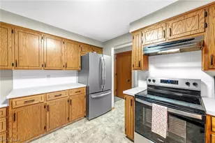 3845 Oakridge Dr NE, Louisville, OH 44641 - Photo 12