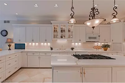 16770 Staffordshire Court, Chagrin Falls, OH 44023 - Photo 14