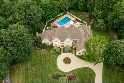 16770 Staffordshire Court, Chagrin Falls, OH 44023 - Photo 2