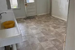 175 W Ohio Ave, Sebring, OH 44672 - Photo 4