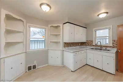 14906 Kingsford Avenue, Loveland, OH 44128 - Photo 10