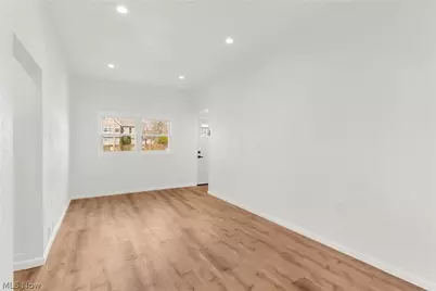 529 Warren Avenue, Niles, OH 44446 - Photo 12