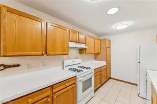 6912 Paradise Way, North Ridgeville, OH 44039 - Photo 14