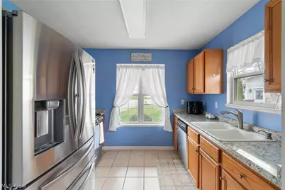 10406 Village Drive, Garrettsville, OH 44231 - Photo 8