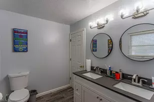 2218 Crestmont Dr, Girard, OH 44420 - Photo 34