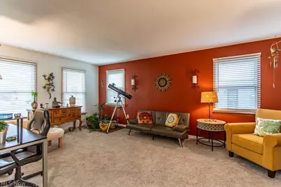 2218 Crestmont Drive, Girard, OH 44420 - Photo 6