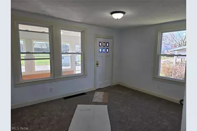 319 17th Street, Elyria, OH 44035 - Photo 2