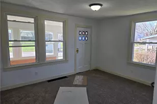 319 17th St, Elyria, OH 44035 - Photo 2