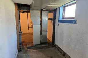 319 17th St, Elyria, OH 44035 - Photo 14