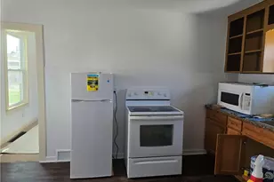 319 17th St, Elyria, OH 44035 - Photo 6