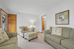 226 Helena Dr, Struthers, OH 44471 - Photo 8