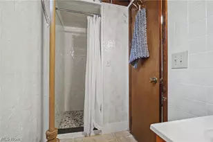 226 Helena Dr, Struthers, OH 44471 - Photo 24