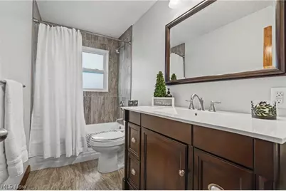 226 Helena Drive, Struthers, OH 44471 - Photo 10