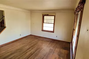 21250 Wilmore Ave, Euclid, OH 44123 - Photo 4