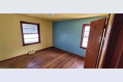 21250 Wilmore Avenue, Euclid, OH 44123 - Photo 6