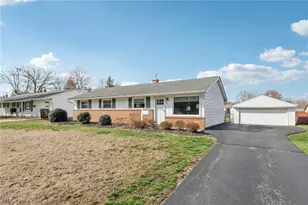 6168 Thistlewood Dr, Mentor, OH 44060 - Photo 2