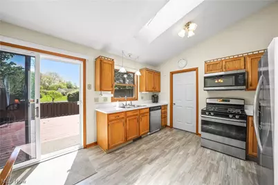 1807 Sandalwood Drive, Avon, OH 44011 - Photo 6