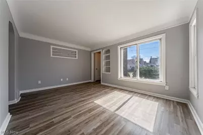 15705 Throckley Avenue, Loveland, OH 44128 - Photo 8