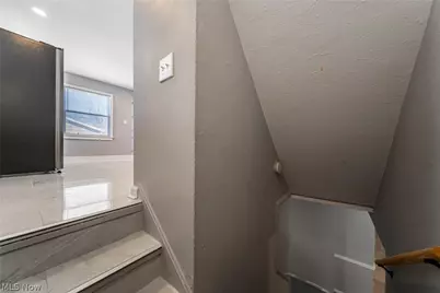 15705 Throckley Avenue, Loveland, OH 44128 - Photo 24