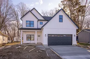 5595 Walnut St, Mentor on the Lake, OH 44060 - Photo 2