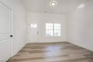 5595 Walnut St, Mentor on the Lake, OH 44060 - Photo 2