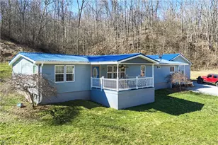 1201 Congress Rd, Belpre, OH 45714 - Photo 2