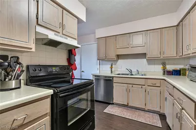 2344 Echo Valley Drive, Stow, OH 44224 - Photo 4