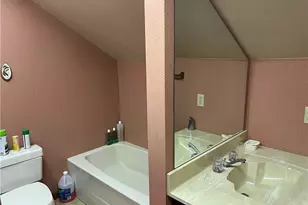 984 W Main St, Sugarcreek, OH 44681 - Photo 20