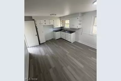 417 9th Street, Struthers, OH 44471 - Photo 2