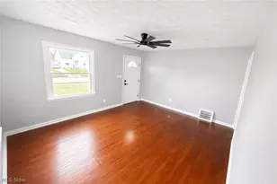 19910 Mountville Dr, Maple Heights, OH 44137 - Photo 6