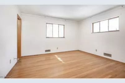 10725 York Road, North Royalton, OH 44133 - Photo 16