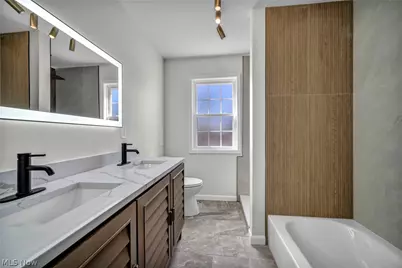 24150 S Woodland Road, Huber Heights, OH 44122 - Photo 28