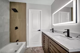 24150 S Woodland Rd, Huber Heights, OH 44122 - Photo 30