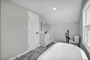 24150 S Woodland Rd, Huber Heights, OH 44122 - Photo 34