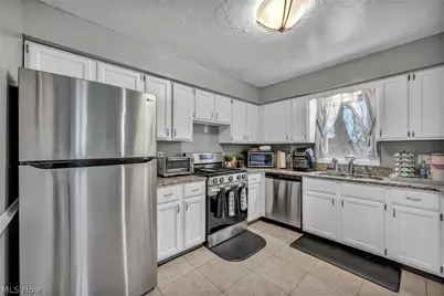 13800 Milo Road, Garfield Heights, OH 44125 - Photo 8