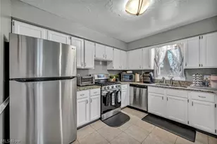 13800 Milo Rd, Garfield Heights, OH 44125 - Photo 8