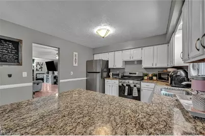 13800 Milo Road, Garfield Heights, OH 44125 - Photo 10