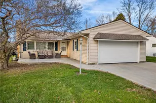 9441 Lindbergh Blvd, Olmsted Falls, OH 44138 - Photo 2